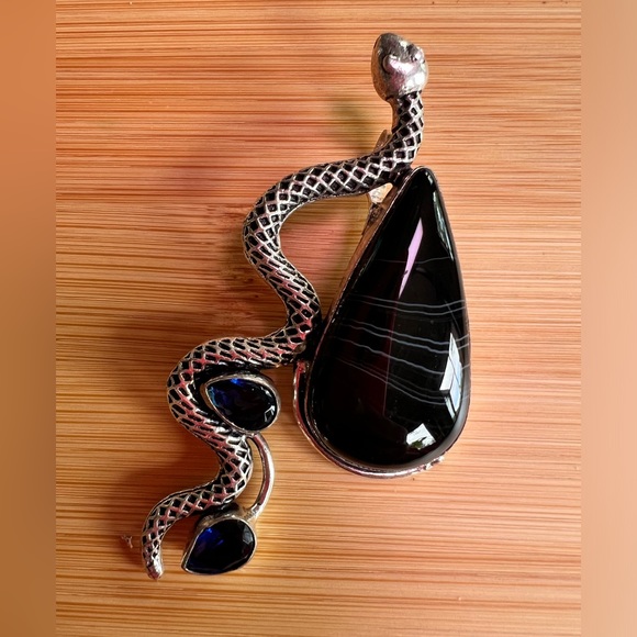 Banded Black Agate Silver Snake Pendant - Picture 4 of 7